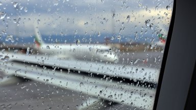 Въпреки лошото време: Полетите на летище София се изпълняват по разписание