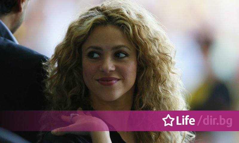 Shakira s'est retirée après que les fans aient continué à prendre des photos sous sa robe