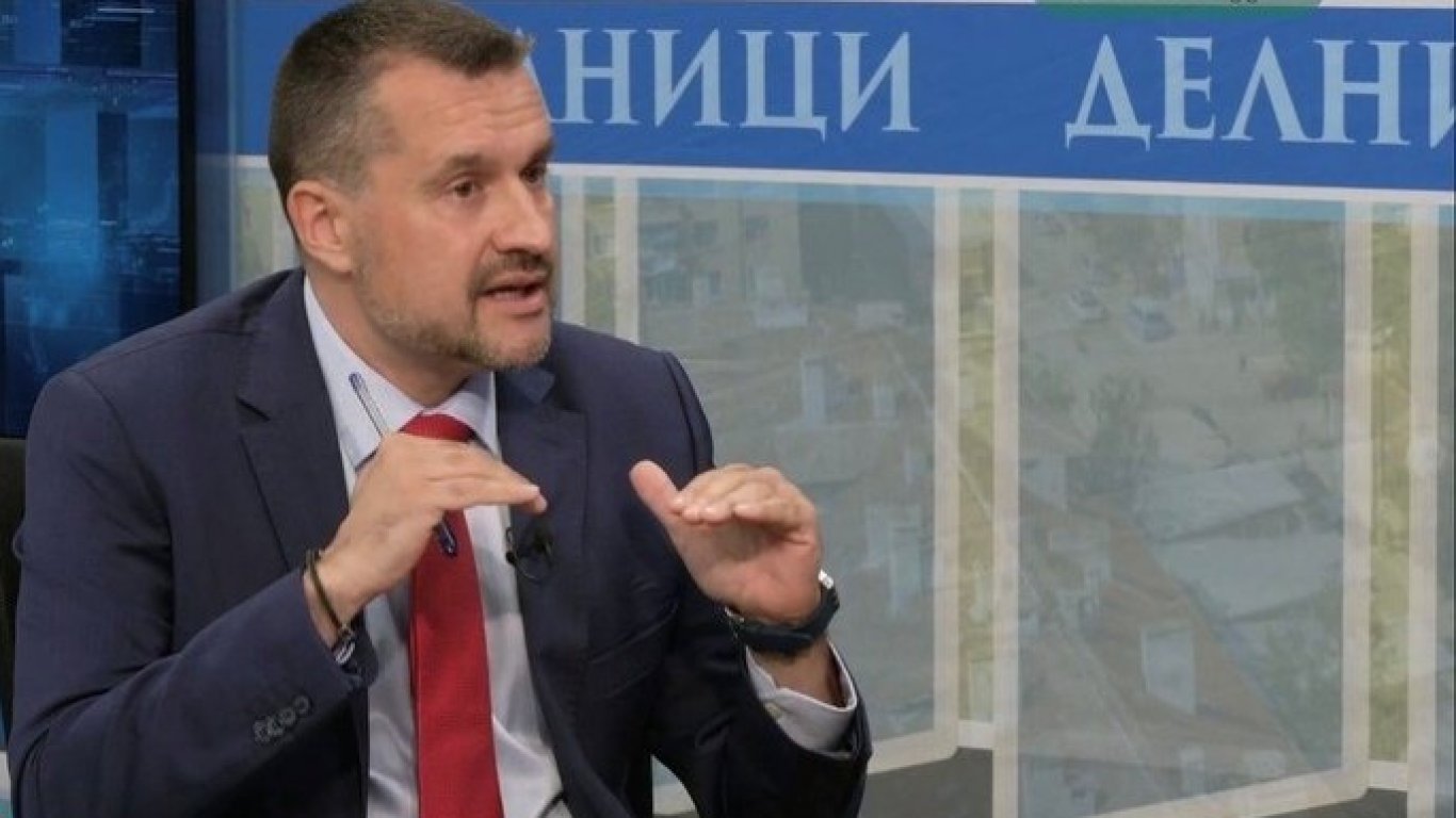 Калоян Методиев: Президентът Радев иска да превземе БСП отвътре, отстранен бях мутренски  
