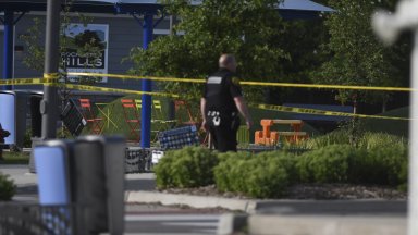 Поне 10 души, сред които и деца, бяха простреляни в крайградски воден парк в Детройт