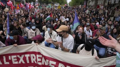 "Няма място за фашистите": 250 000 души протестираха срещу крайната десница във Франция