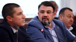Настимир Ананиев: Борисов да не се страхува от Пеевски