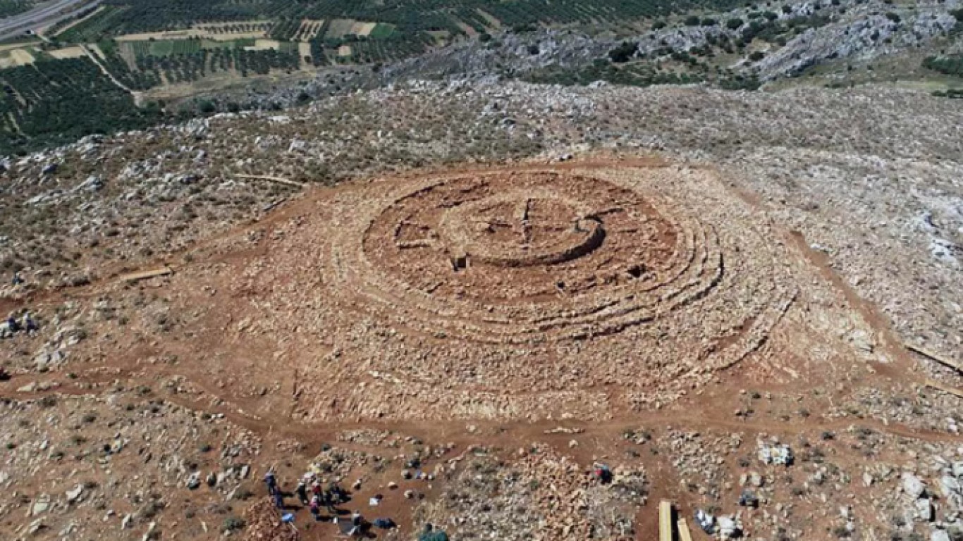 Археологически разкопки спряха строежа на летище в Крит