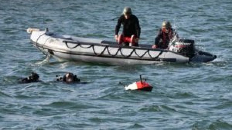 Не откриха пробойни по потъналия в Черно море риболовен кораб