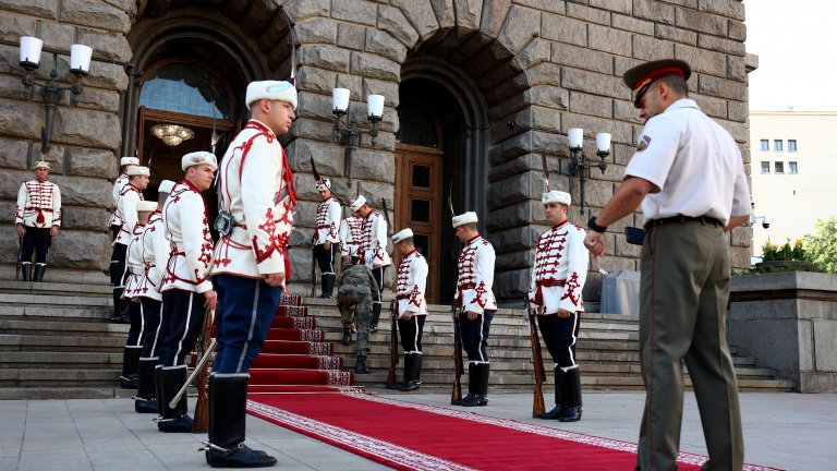 Първи изявления на новите депутати на влизане в парламента