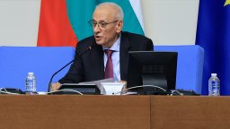 Силви Кирилов удари парламентарния звънец: Живеем във време разделно
