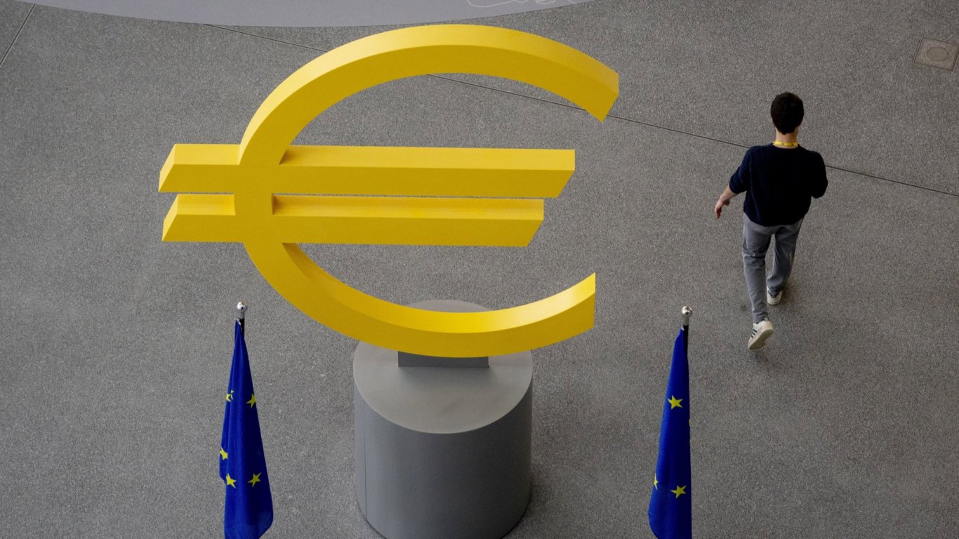 ЕЦБ настоятелно предупреди силно задлъжнелите страни бързо да влязат в крак 
