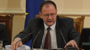 Бившият председател на Народното събрание Михаил Миков коментира пред Dir bg