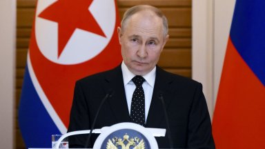 "Ню Йорк Таймс": Путин отиде в Азия да руши и това му се удава