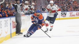 Канадската мечта в хокея е жива: Едмънтън докара финалната серия до решителен мач