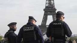 В Париж бе задържан младеж, заподозрян за планирани нападения срещу "еврейски обекти"