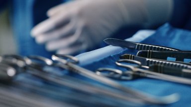 Лекари от Комплексен Онкологичен Център в Пловдив премахнаха успешно яйчников