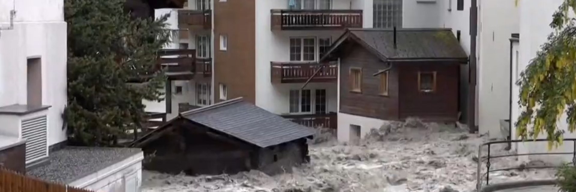 Бурите в Швейцаия активизираха свлачища, трима души са в неизвест (видео)