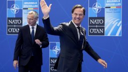 "Истински трансатлантически и силен лидер": Марк Рюте официално е ръководител на НАТО 