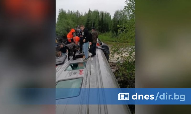 ロシアで旅客列車9両が脱線、約70人負傷（動画）