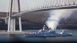 Руски ракетен крайцер проведе учения в Средиземно море