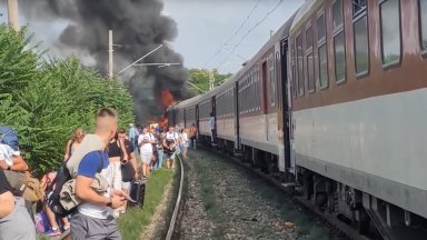 Международен влак и автобус катастрофираха в Словакия, поне 4-ма са загинали (видео)