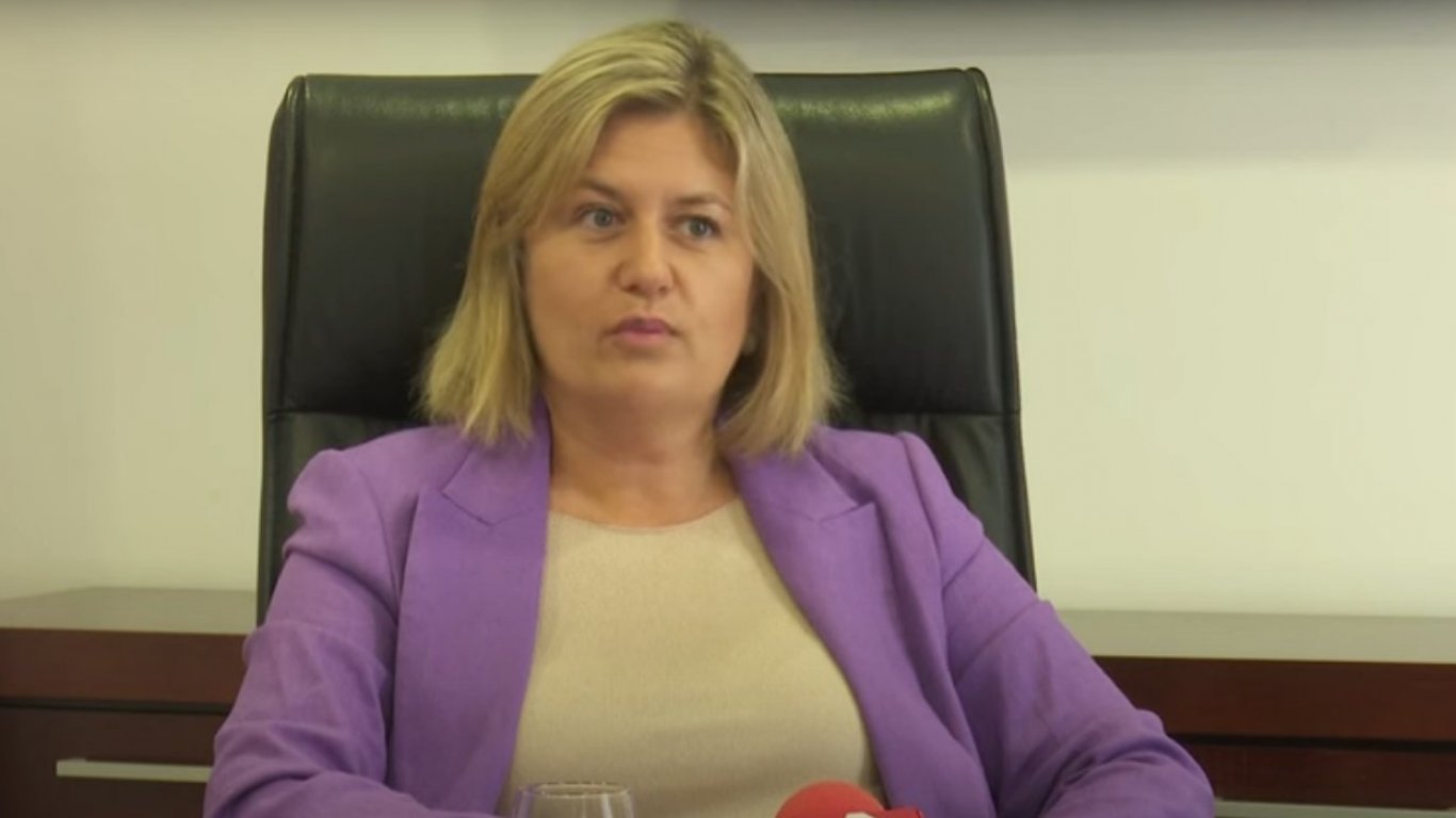 Министърка в новото македонско правителство имала българско гражданство
