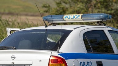 Психично болна румънка предизвика гонка с полицаи в Добрич и самокатастрофира