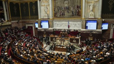 Започна първият тур на предсрочните парламентарни избори във Франция
