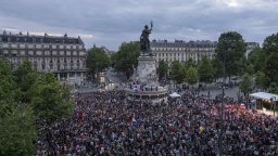 "Имаме 7 дни да спасим Франция от катастрофа": Хиляди протестираха срещу възхода на десницата