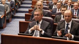 Али Ахмети предупреди, че РСМ може да се превърне в държава от българи и албанци