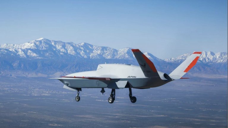 ВВС на САЩ показа първия полет на новия си авангарден дрон X-67A (видео)
