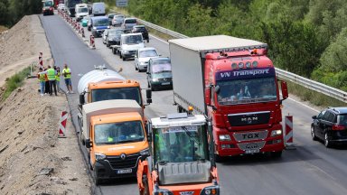 Властта умува как да отпуши тапите в района на Кресна