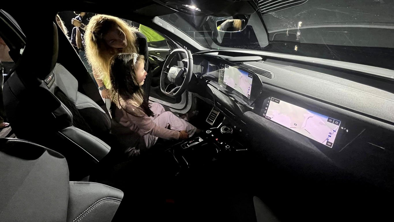 Новото Audi Q6 e-tron