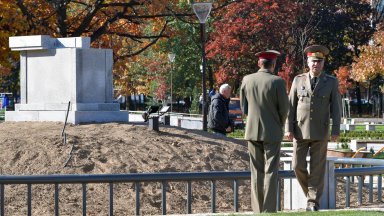 Кметът на София чака обществен консенсус и държавата за Войнишкия паметник