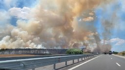 Голям пожар край магистрала "Тракия", катастрофа с жертва и ранен на "Струма"