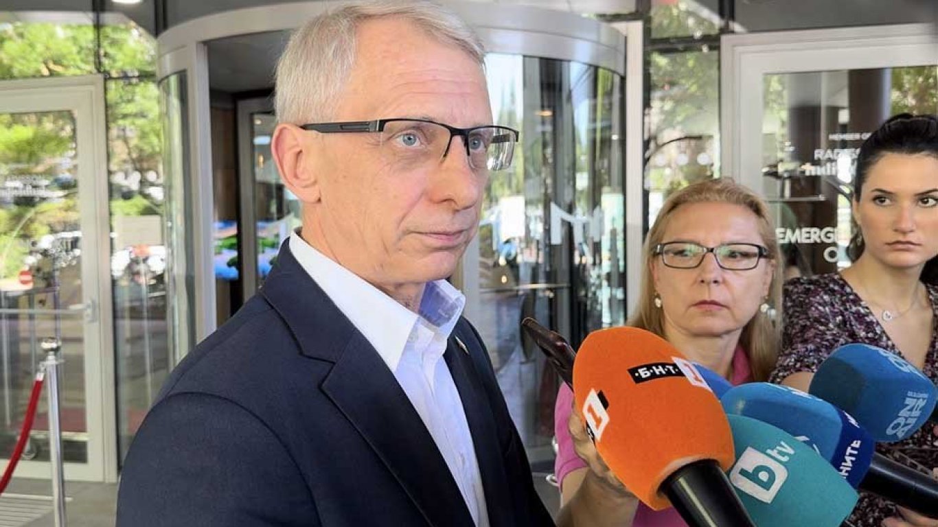 Денков отрече да е работил с Николай Ненчев и да го е предлагал за посланик в Украйна