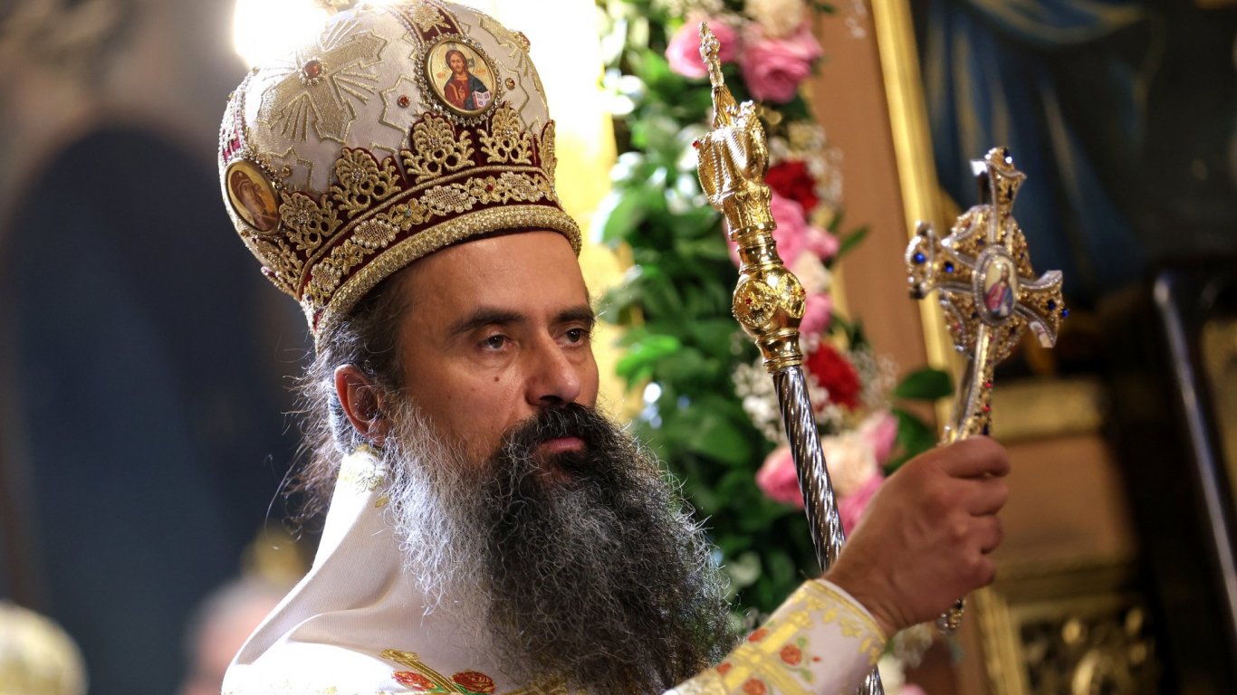 Патриарх Даниил: Днес празнуваме нашите предци, които са живели чрез вярата в Бога