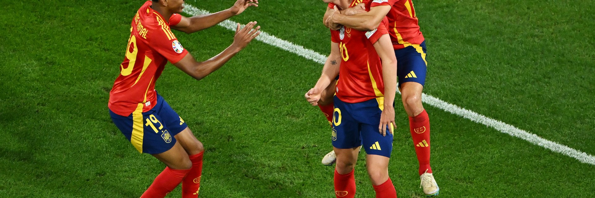 "Фурията"  мина и през Франция, магически изпълнения пратиха Испания на финал