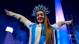 Бедни, но горди: Аржентинците излязоха по улиците в чест на "най-силния отбор в историята"