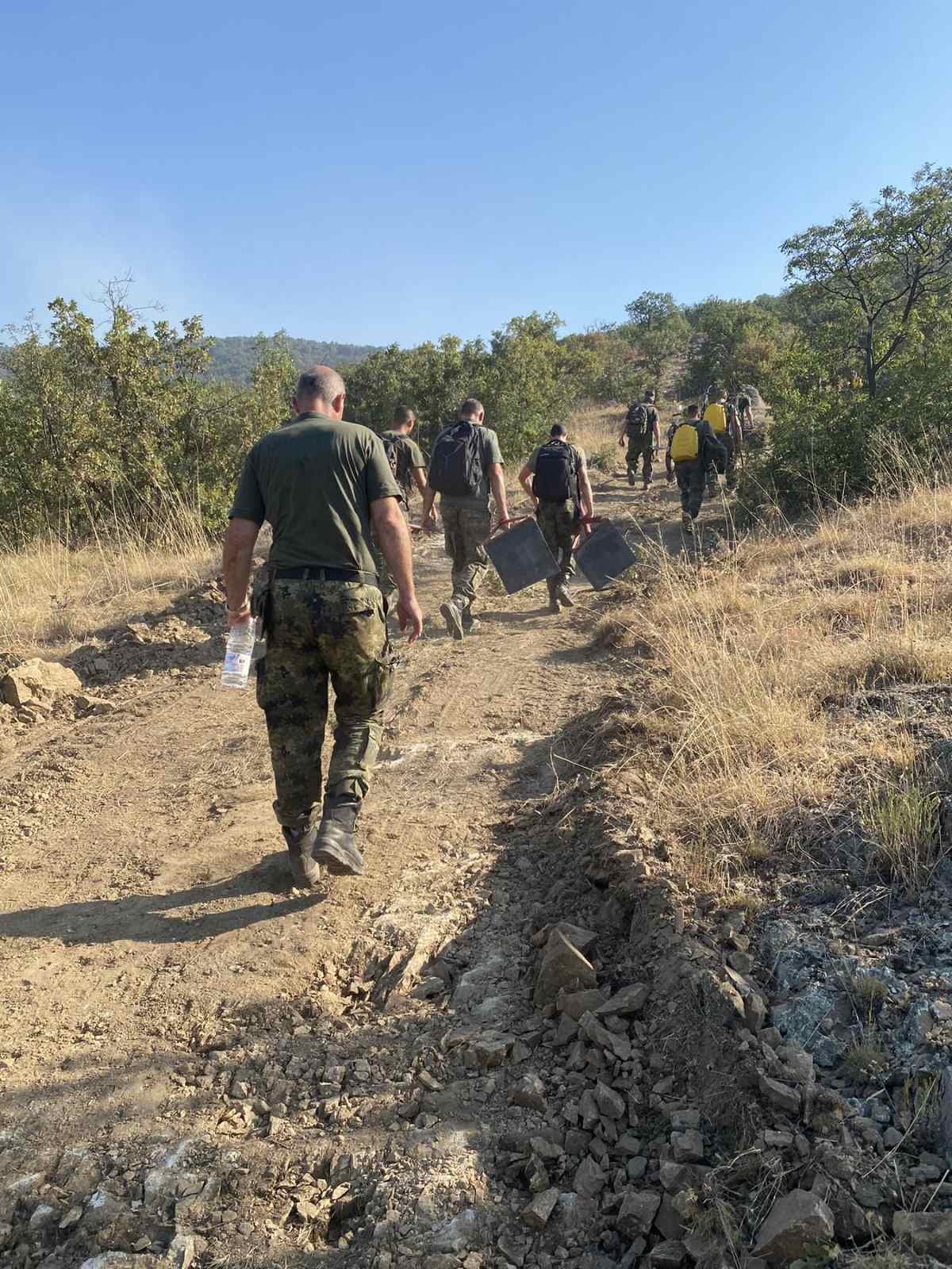 Гасенето на пожара край Отец Паисиево 