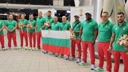 Боксьорите на България също отпътуваха за Париж