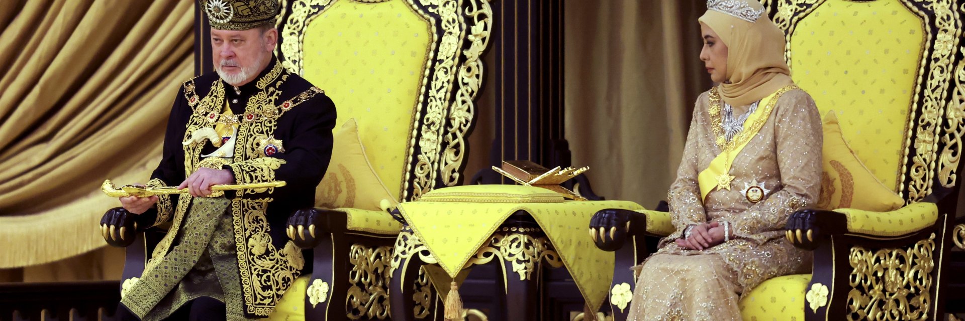 17-ият крал на Малайзия беше коронясан на пищна церемония