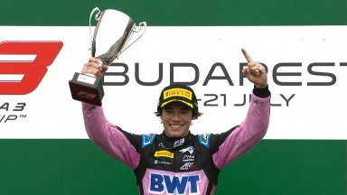 Страхотен Никола Цолов с първа победа и за Гран при във Формула 3
