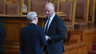 Денков: ГЕРБ трябваше първо да извадят приоритетите; Желязков: Кабинет на малцинството беше единствен шанс