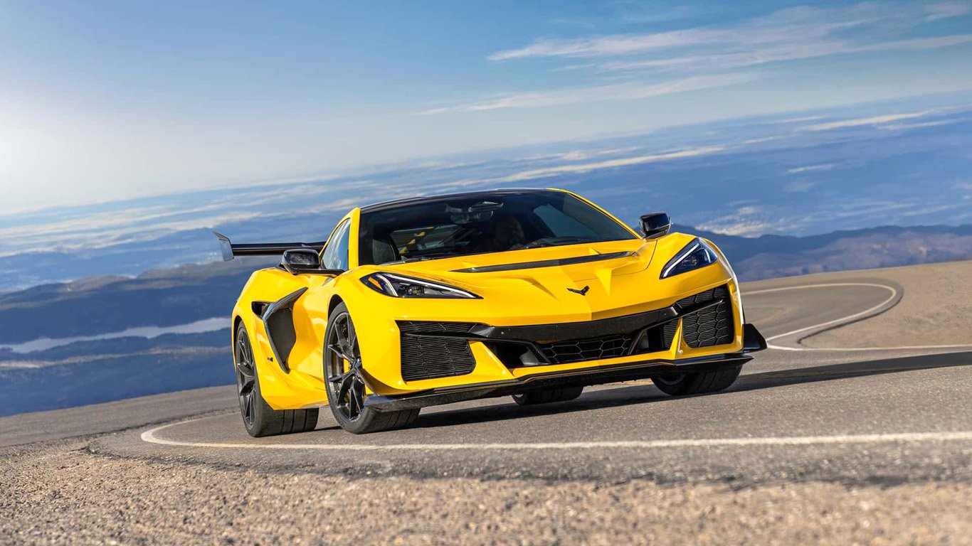 Новият Chevrolet Corvette ZR1 дебютира с над 1000 конски сили