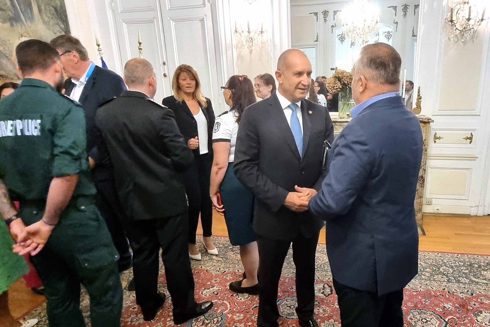 Президентът и съпругата му на откриването на изложбата на Владимир Николов 