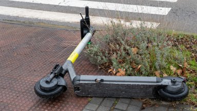 Малолетни няма да могат да карат занапред електрически тротинетки Минималната възраст