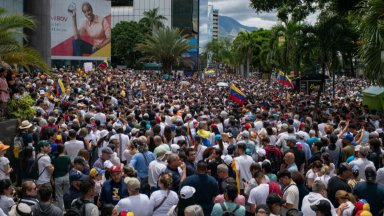 "Имаме си работа с държавен преврат": Масови безредици и насилие на протестите срещу Мадуро