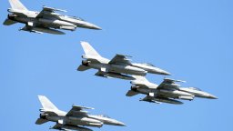 Украйна получи първата партида изтребители F-16