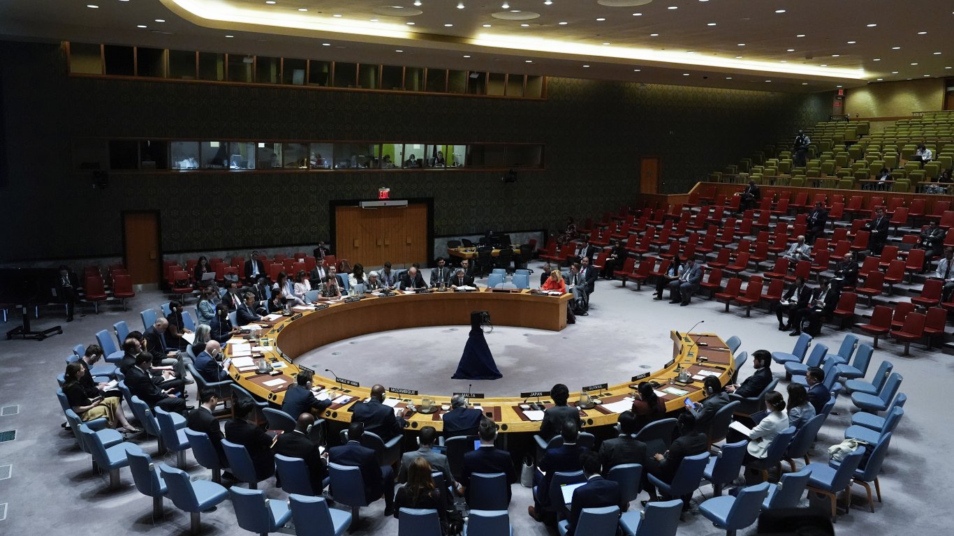 На извънредно заседание СС на ООН призова за намаляване на напрежението в Близкия изток