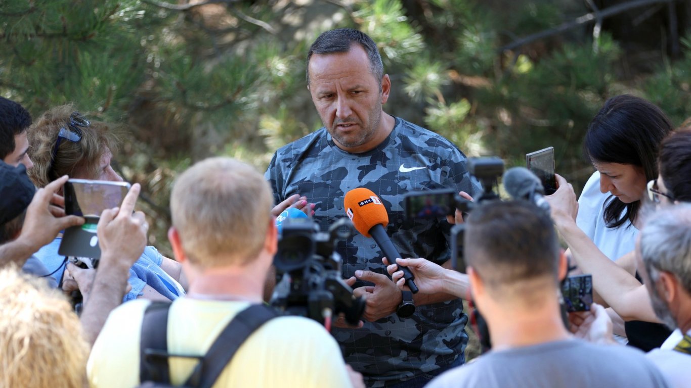 Пожарът в Сенокос е с три - четири действащи огнища, в Славянка гори на два фронта 