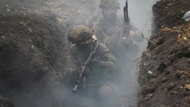 Украйна нахлува в Русия, но на източния фронт киевските войски са в затруднение