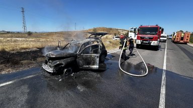 Втори случай за седмица: Лек автомобил отново се запали в движение
