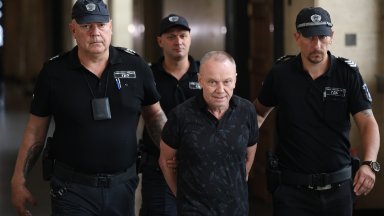 По аферата в митниците: Марин Димитров остава в ареста